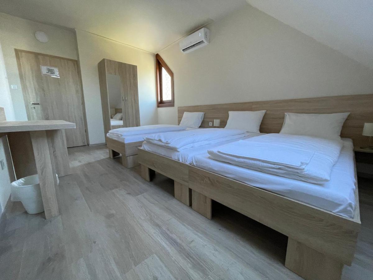 Bed and Breakfast Szolofuert Fogado Kecskemét Esterno foto