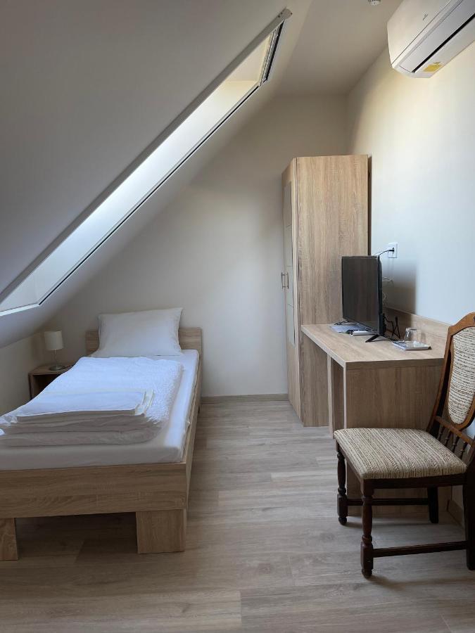 Bed and Breakfast Szolofuert Fogado Kecskemét Esterno foto